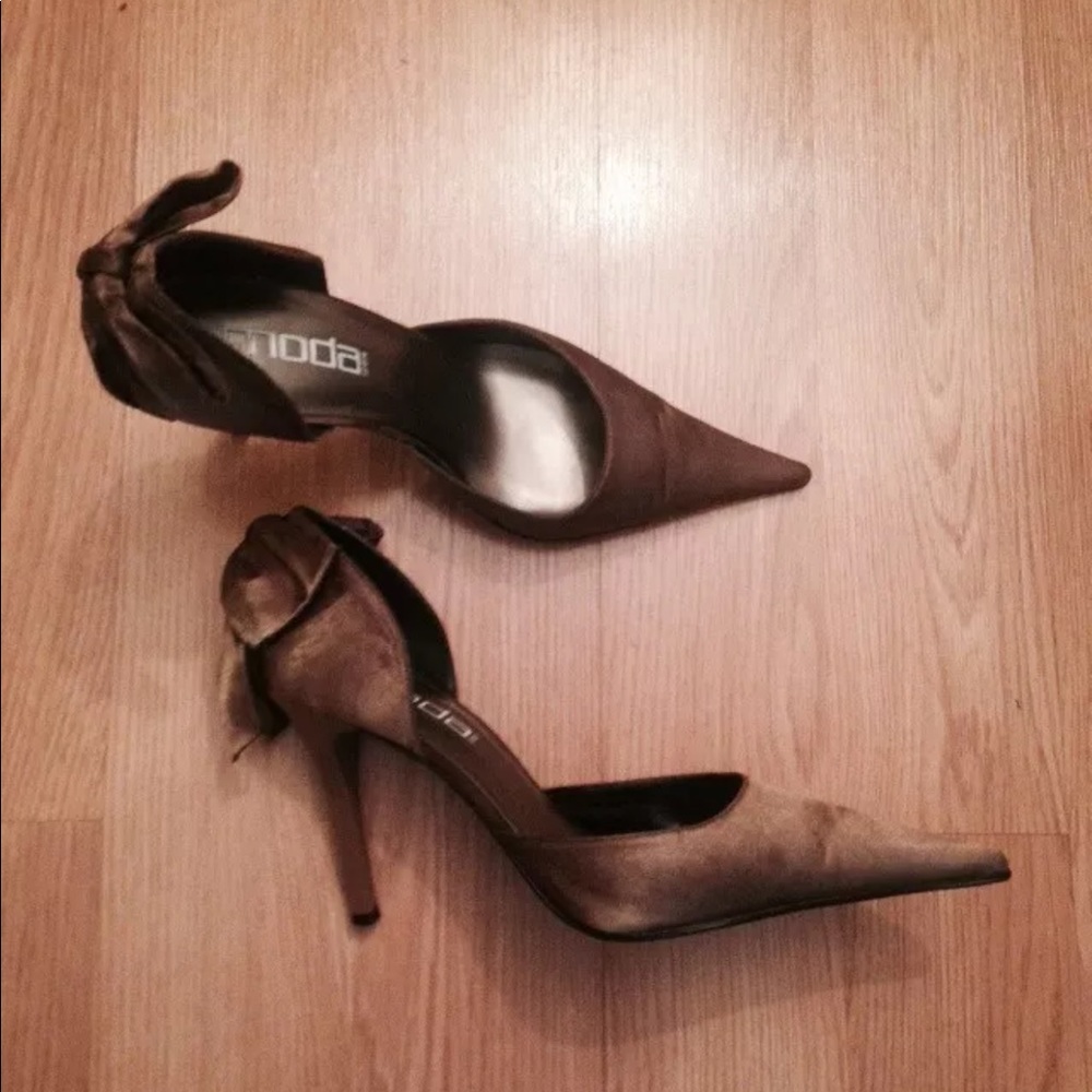 Satin (Bronze) Pumps